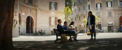 So, friends,
I'm going to live with Francesca. - Da grandi