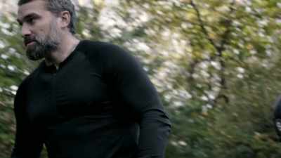 So fucking head up. OK. All right?
Let's do it, let's go. - Celebrity SAS: Who Dares Wins