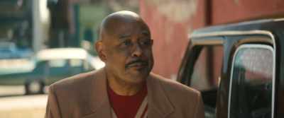So Gil's been setting the traps.
We still got us a path to Ali. - Big George Foreman