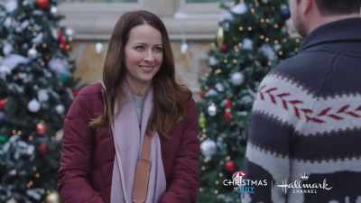 So, girls, there is cocoa
inside if that's okay. - Crashing Through the Snow