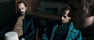 - So, go on.
- Go on what? - Avengement
