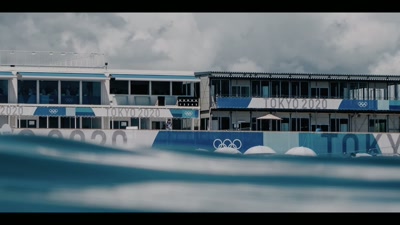 So we got five judges
and a head judge if they need help. - Chasing Waves