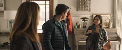 - So, you guys are rich.
- What? Ri... No. - Instant Family