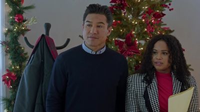 So we have all seen what
Holly Falls has done - Once Upon a Christmas Wish