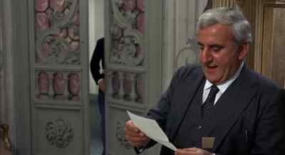 So, they have discovered,
inside of Signor Fox... - The Honey Pot