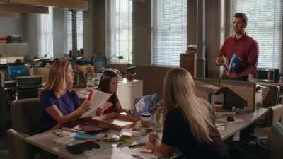 So we have to find someone
that knows about - Chronicle Mysteries: The Deep End