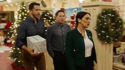 - So, have you zeroed in
on the winning wish? - Mom's Christmas Boyfriend