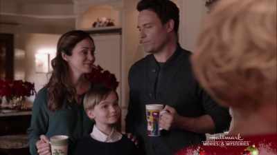 So here's to an
unforgettable Christmas, - A Bramble House Christmas