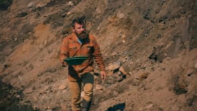 So, here's the pay
that Buzz exposed. - Gold Rush
