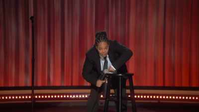 So he's sitting there,
getting in my teeth, - Marlon Wayans Presents: The Headliners