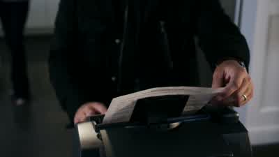So, how do you like your toast... - Pretty Little Liars