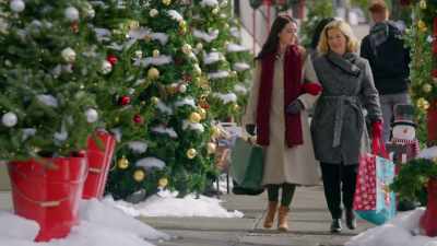 So, how does
shopping in Madison - A Sweet Christmas Romance