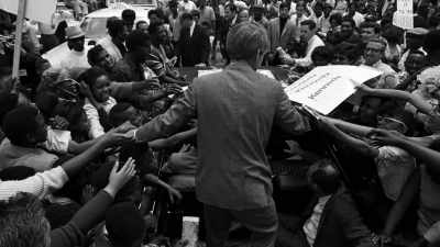 So I had been very much
involved with Bobby, - The Sit-In: Harry Belafonte Hosts The Tonight Show