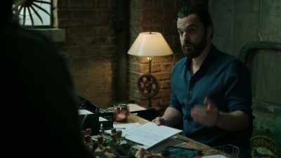 So I could show you around.
[ Scoffs ] - Stumptown