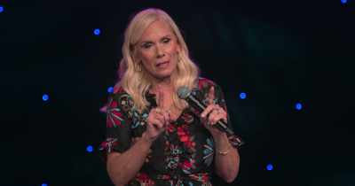 So I got him the first few lessons,
flight lessons to see if he even liked it. - Leanne Morgan: I'm Every Woman