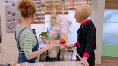 So I have a ginger and pear
upside-down cake in the oven. - Britain's Best Home Cook