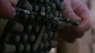 So, I have an old chainsaw
chain laying around, - Life Below Zero: Next Generation