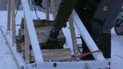 So I have to help them
up one really big hill. - Life Below Zero: Next Generation
