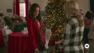 So, I... I told your dad
how we're going to be - Christmas Bedtime Stories