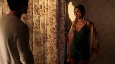So if I pass out again, - Marvel's Runaways