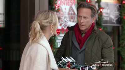 - So I ran into Amelia.
- Yeah, she mentioned that. - Return to Christmas Creek
