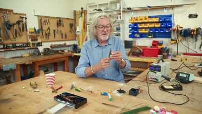 So if I take some pieces
of pre-bent wire, - James May and the Dull Men