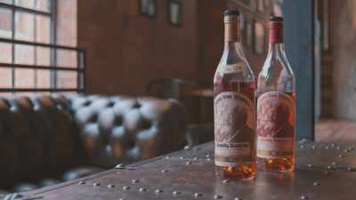 So I take the bottle
and I open it up, - Neat: The Story of Bourbon