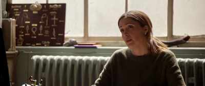 So I thought I could just put
it in her letterbox later, - Juliet, Naked