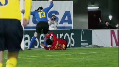 So I thought I'd try
and unsettle the penalty taker. - Take the Ball, Pass the Ball