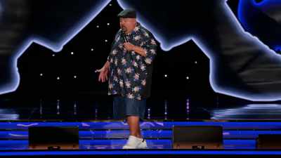 So I walk over and I start drinking. - Gabriel Iglesias: Stadium Fluffy