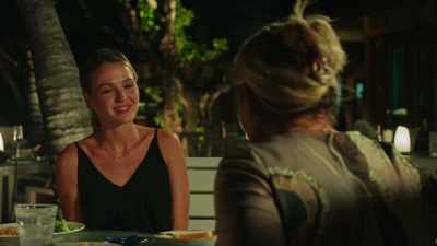 So, I want you to tell me
about your assignment. - Love in the Maldives