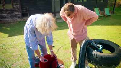 So if we had
a fully charged battery,
we could continue doing that - James May and the Dull Men