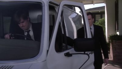 SO I'LL SEE YOU
IN ABOUT AN HOUR ? - Six Feet Under
