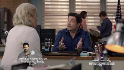 So I'm gonna put
one, two empty cups on top - Crossword Mysteries: Abracadaver