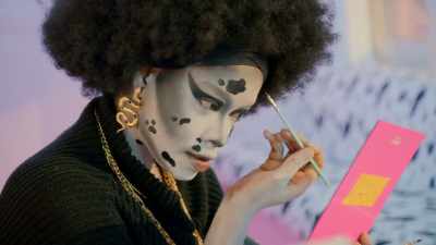 So, I'm just copying
the patterns that's on the seats. - Glow Up: Britain's Next Make-Up Star