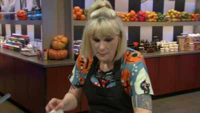 So I'm making my spell book
look like an alligator. - Halloween Cookie Challenge