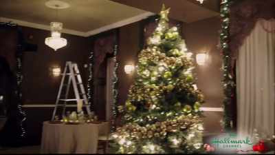 So I'm thinking we need more gold - A Cheerful Christmas