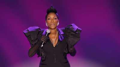 So, imagine me standing in line, - Sommore: Queen Chandelier