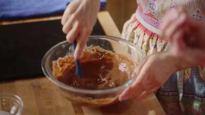 So, in some ways, I feel like
it's going to be
a personal choice. - What Am I Eating? With Zooey Deschanel
