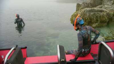 So, in theory, this
seven-millimeter wetsuit - Restaurants at the End of the World