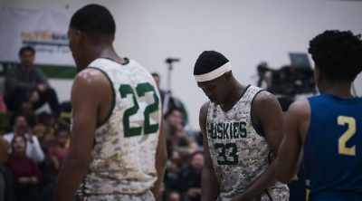 So, this instantly has
turned into a free throw game. - Last Chance U: Basketball