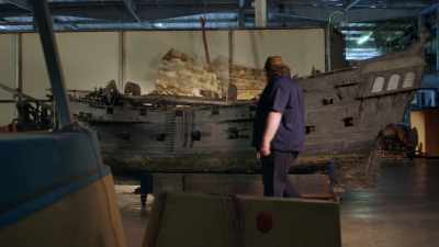 So, this is the Black Pearl
from Pirates one, two, and three. - Prop Culture