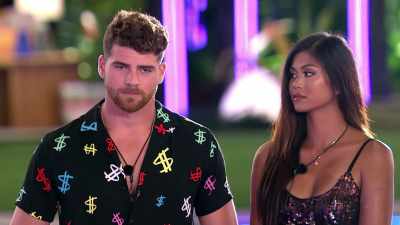 >> SO IT HAS BEEN A CLEAN SWEEP. - Love Island