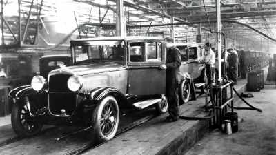 So it was meant to rival
Ford from the beginning. - The Cars That Made America