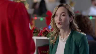 So, it's a competition
and I still have nothing. - Mistletoe & Menorahs