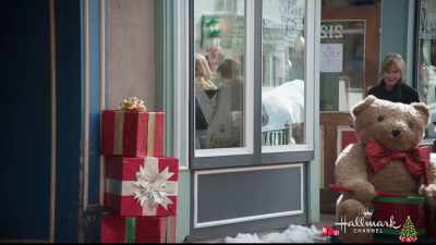 So it's just about
finding the right opportunity. - Welcome to Christmas