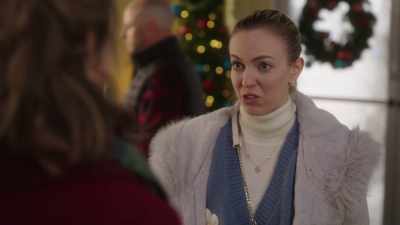 So... I've been emailing with you,
pretending I'm my dad. - Our Holiday Story