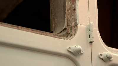 So, I've volunteered to
help speed things up a bit. - Great Rail Restorations with Peter Snow