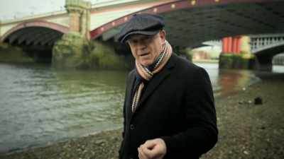 So just how far did the Mafia's
tentacles extend throughout Britain? - Ross Kemp: Mafia and Britain
