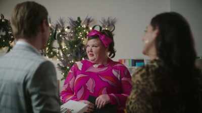 So we just need you
to write down your name, - The Holiday Exchange